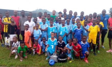 Gabon-Football amateur: Canal+ Gabon offre des kits Canal au Jardin de football du Gabon